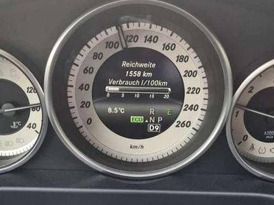 Second-hand Mercedes E220 Avantgarde 170 CP (125 kW) 2015 Alb Berlinǎ