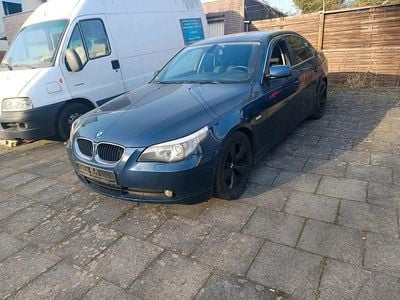 Gebraucht BMW 523 177 PS (130 kW) 2005 Blau Limousine