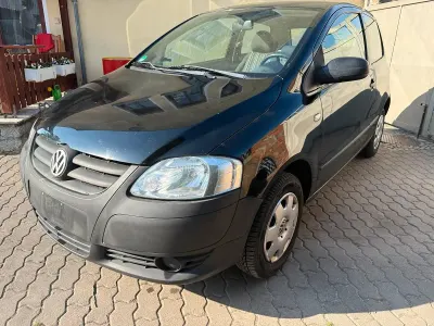Gebraucht VW Fox 54 PS (39 kW) 2009 Schwarz Kleinwagen