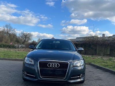 Gebraucht Audi A3 Ambiente 170 PS (125 kW) 2011 Grau Kleinwagen