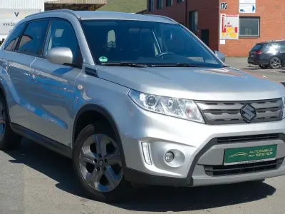 Gebraucht Suzuki Vitara 120 PS (88 kW) 2017 Silber SUV