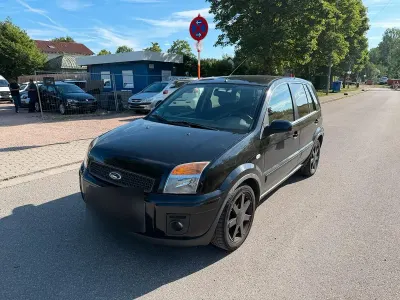 Gebraucht Ford Fusion 80 PS (58 kW) 2010 Schwarz Kleinwagen