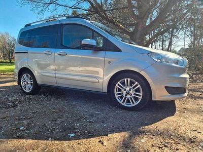 Gebraucht Ford Tourneo Courier Titanium 101 PS (74 kW) 2017 Silber Van / Kleinbus