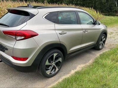 Silber Gebraucht 2016 Hyundai Tucson SUV | 15.500 € (Fairer Preis)