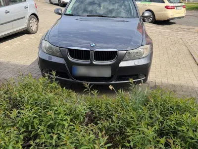 Gebraucht BMW 320 163 PS (119 kW) 2006 Grau Kombi