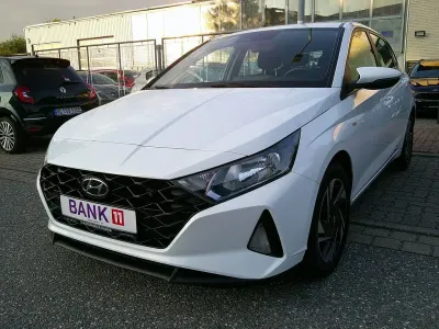 Gebraucht Hyundai i20 Trend 101 PS (74 kW) 2022 Weiß Kleinwagen