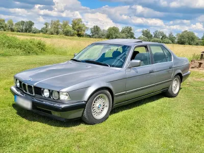 Gebraucht BMW 730 188 PS (138 kW) 1990 Silber Limousine