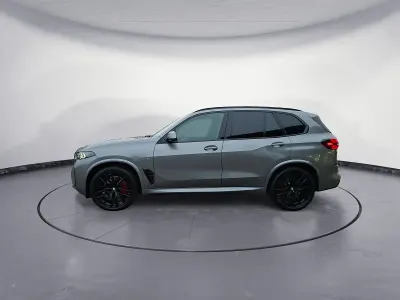 Neu BMW X5 M Sport 298 PS (219 kW) 2026 Grau SUV