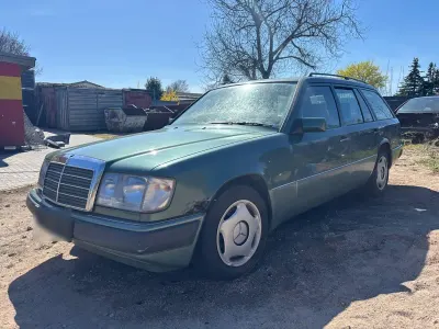 Gebraucht Mercedes E300 188 PS (138 kW) 1989 Grün Kombi