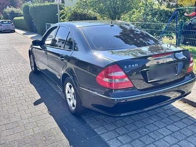 Mercedes E240