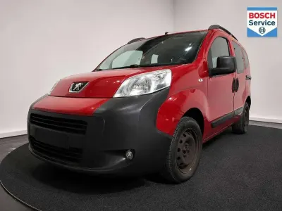 Gebraucht Peugeot Bipper 73 PS (53 kW) 2010 Rot Van / Kleinbus