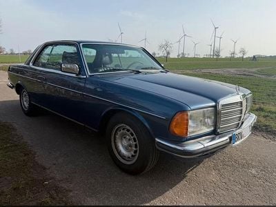 Gebraucht Mercedes 230 109 PS (80 kW) 1978 Blau Coupé