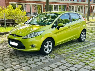 Usata Ford Fiesta Titanium 95 CV (69 kW) 2010 Verde Utilitaria