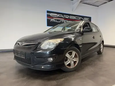 Gebraucht Hyundai i30 Comfort 126 PS (92 kW) 2011 Schwarz Limousine