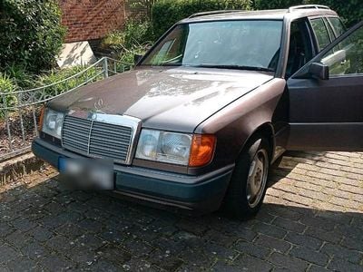 Gebraucht Mercedes E220 150 PS (110 kW) 1992 Braun Kombi