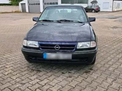 Gebraucht Opel Astra Cabriolet 75 PS (55 kW) 1994 Violet Cabrio