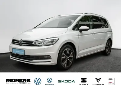 Gebraucht VW Touran Highline 150 PS (110 kW) 2023 Weiß Van / Kleinbus
