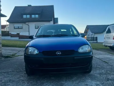 Brugt Opel Corsa 54 HK (39 kW) 1998 Blå Hatchback