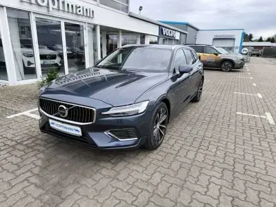 Gebraucht Volvo V60 257 PS (189 kW) 2025 Blau Kombi