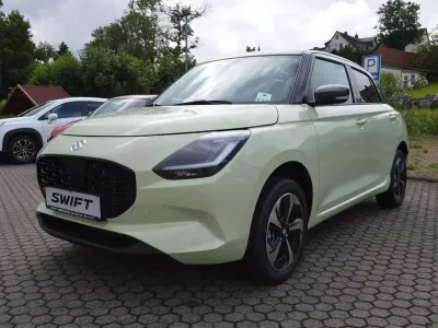 Neu Suzuki Swift Comfort+ 82 PS (60 kW) 2026 Cool yellow / gray Kleinwagen