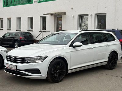 Gebraucht VW Passat 150 PS (110 kW) 2022 Weiß Kombi