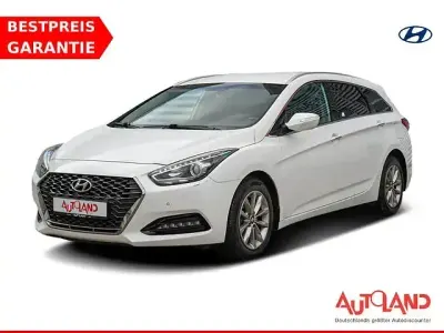 Gebraucht Hyundai i40 Space 135 PS (99 kW) 2019 Weiß Kombi