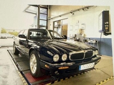 Jaguar XJ8