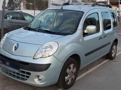 Gebraucht Renault Kangoo Happy Family 90 PS (66 kW) 2010 Silber Van / Kleinbus