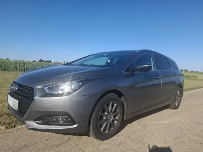 Gebraucht Hyundai i40 Trend 135 PS (99 kW) 2016 Grau Limousine