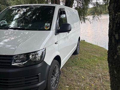 Weiß Gebraucht 2018 VW Transporter Van | 18.350 € (Etwas zu teuer)