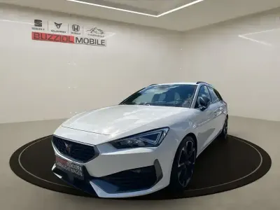 Używany Cupra Leon VZ 310 KM (228 kW) 2022 Biały Sedan/Limuzyna