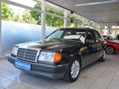 Gebraucht Mercedes E230 132 PS (97 kW) 1990 Schwarz Limousine