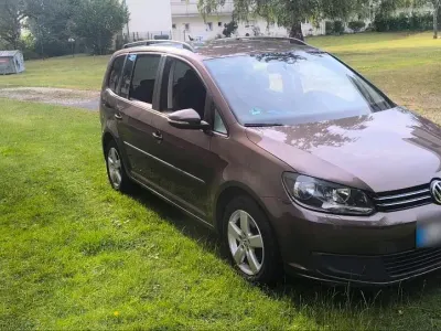 Gebraucht VW Touran 105 PS (77 kW) 2014 Braun Van / Kleinbus