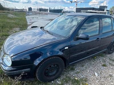 Usata VW Golf IV 100 CV (73 kW) 2001 Blu Utilitaria