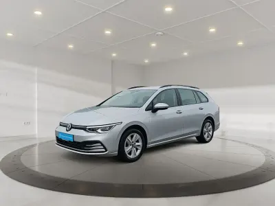Käytetty VW Golf VIII Life 131 HP (96 kW) 2023 Hopea Farmari