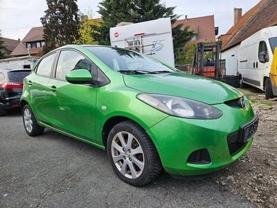 Second-hand Mazda 2 Independence 86 CP (63 kW) 2009 Verde Hatchback