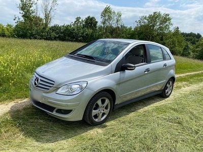 Mercedes B200