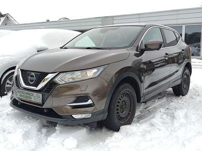 Braun Gebraucht 2017 Nissan Qashqai N-Connecta SUV | 12.900 € (Superpreis)