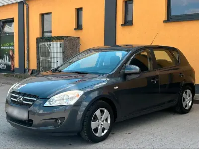 Brugt Kia Ceed 109 HK (80 kW) 2009 Grå Hatchback