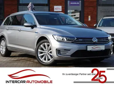 Gebraucht VW Passat Comfortline 156 PS (114 kW) 2018 Pyritsilber metallic Kombi