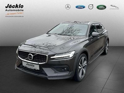 Platinum grey / metallic Gebraucht 2024 Volvo V60 CC Ultimate Kombi | 59.650 €
