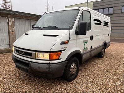 Weiß Gebraucht 2005 Iveco Daily Van / Kleinbus | 2.290 € (Fairer Preis)