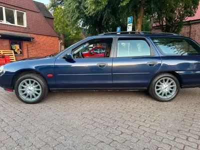 Gebraucht Ford Mondeo 81 PS (59 kW) 2000 Blau Kombi