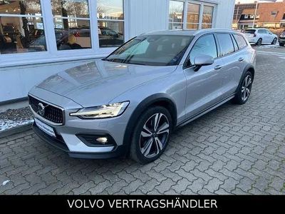 Usata Volvo V60 CC Plus 197 CV (144 kW) 2022 Argento Station wagon