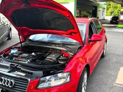 Gebraucht Audi A3 Ambition 125 PS (91 kW) 2010 Rot Kleinwagen