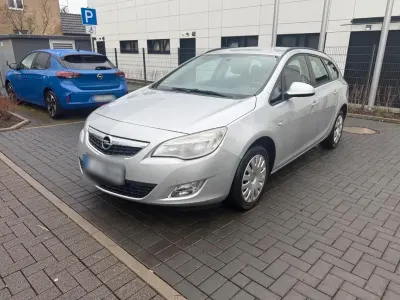 Gebraucht Opel Astra Eco 110 PS (80 kW) 2012 Silber Kombi