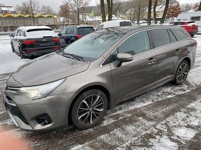 Grau Gebraucht 2018 Toyota Avensis Team Kombi | 17.690 € (Fairer Preis)