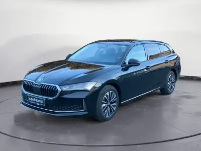 Neu Skoda Superb Selection 204 PS (150 kW) 2026 Schwarz Kombi