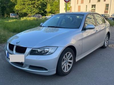 gebraucht BMW 318 i Automatik SHZ, Xenon, PDC, Steuerkette neu