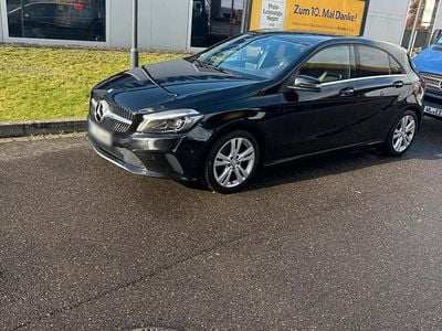 Second-hand Mercedes A180 122 CP (89 kW) 2017 Negru Hatchback